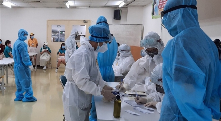 18 healthcare workers in HCM City infected with SARS-CoV-2